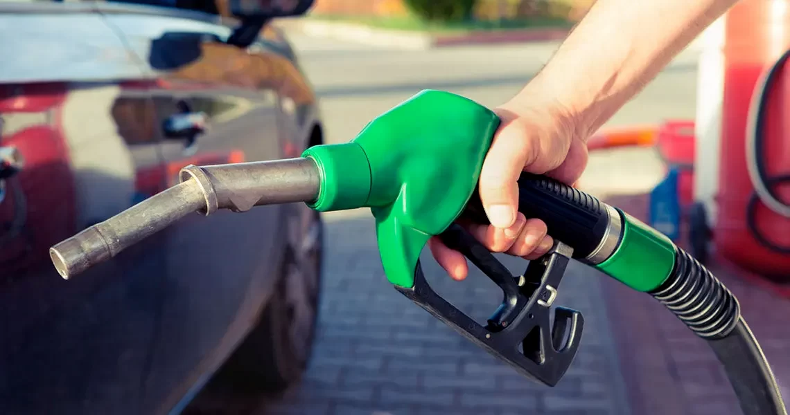 АЗС відреагували на стрибок долара: бензин і дизель подорожчали