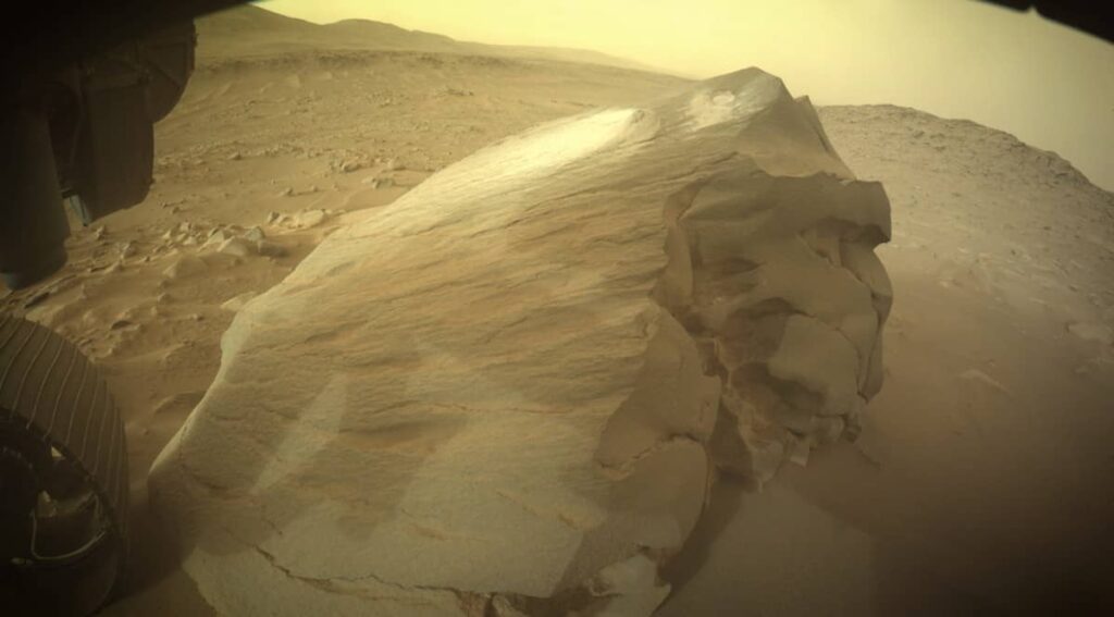 Дивна скеля на Марсі